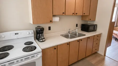 Deluxe Cottage — image 11 of 11
