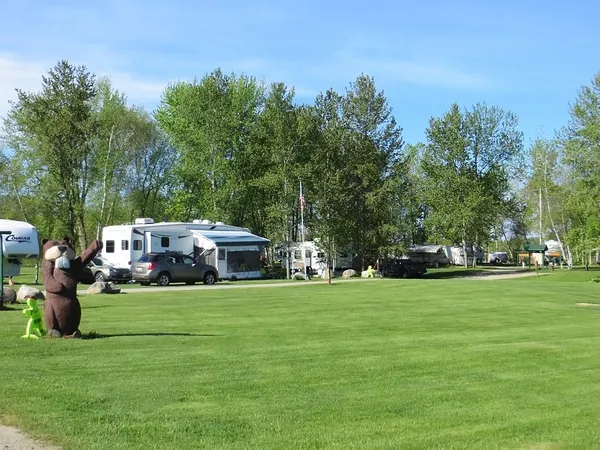 Riverside Camping & RV Resort, LLC, Lancaster, New Hampshire campground