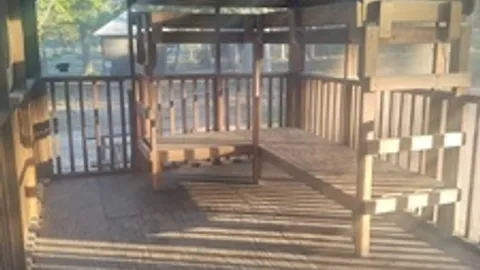 Screened in Shelter — image 3 of 3