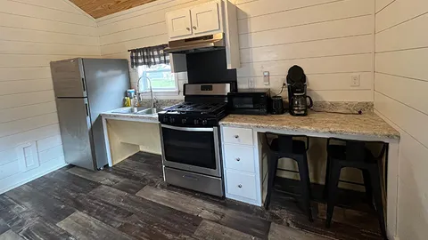 Whippoorwill Cabin — image 5 of 5