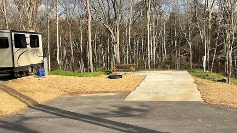 50' Pond View Back In/FHU 30/50amp — image 1 of 3