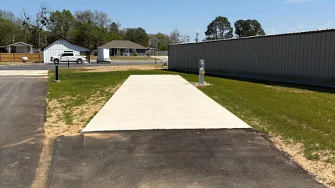 30/50 Amp 60' RV/Moterhome Site — image 3 of 3