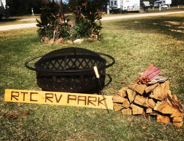 Round Top-Carmine RV Park campground