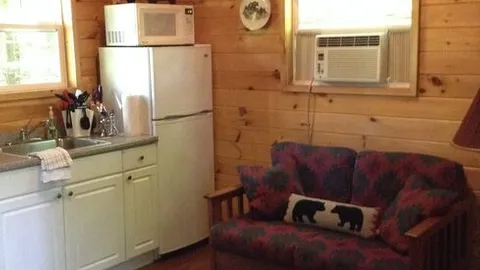 Carillion Cabin — image 5 of 5