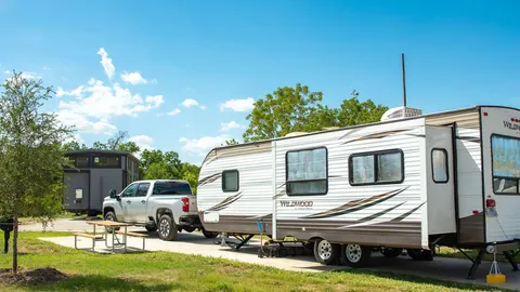 Red Carpet Pull-Thru RV — image 2 of 3