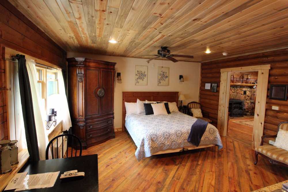 The Historic Wapiti Lodge, Cody, Wyoming - Photo 4