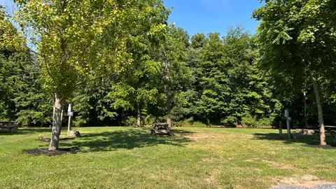 Creekside Deluxe W/E 30/20 — image 2 of 3