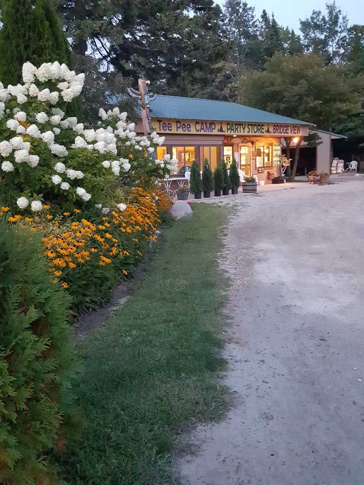 Tee-Pee Campground, Mackinaw City, Michigan - Photo 3