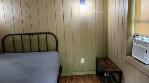 Uncle Ben's Cabin — image 4 of 4