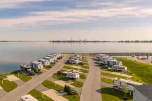 Bayfront Resort at Cross View – photo 3
