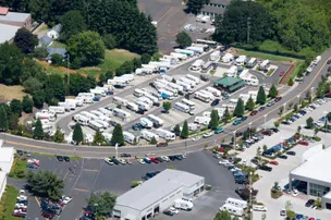 Vancouver Mall RV Park – photo 2