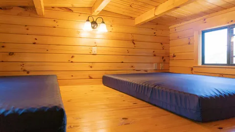 Carolina Silver Bell Cabin — image 2 of 12
