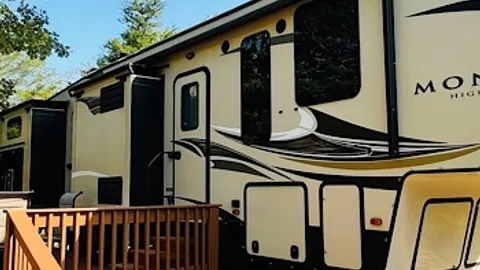 Camper Rental 11 — image 1 of 4