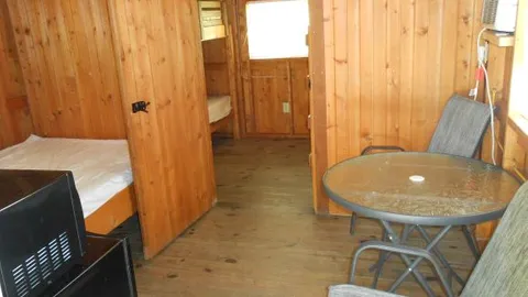 Rustic Cabin - 6 Person — image 2 of 5