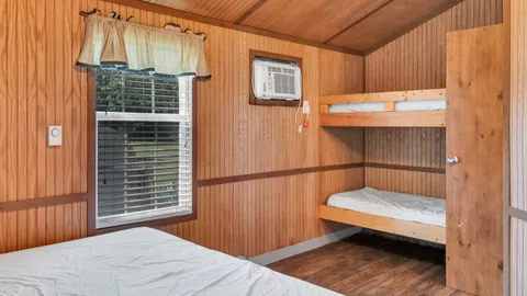 Preferred Cabin — image 2 of 3