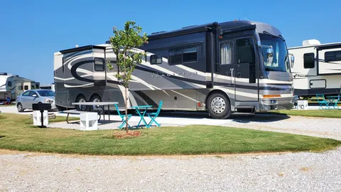 Premium Pull-Thru RV Site — image 2 of 8