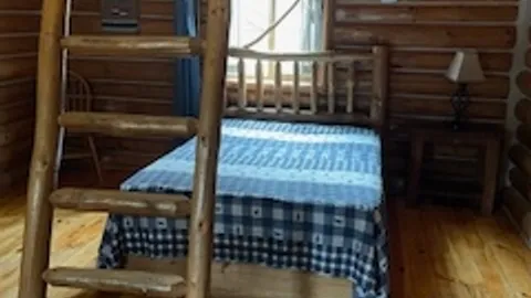 Eagles Nest Cabin — image 5 of 5