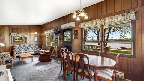 Lakeside Cabin #4 - Nostalgia — image 2 of 24