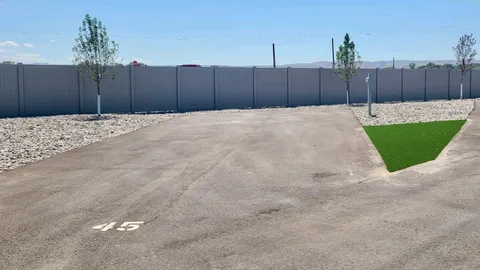 Full Hookup Standard RV Spot Less Than 45ft — image 1 of 8