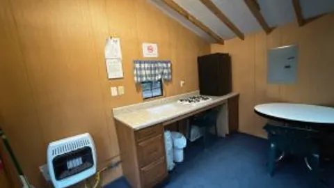 Hunter Cabin NO PET — image 2 of 3