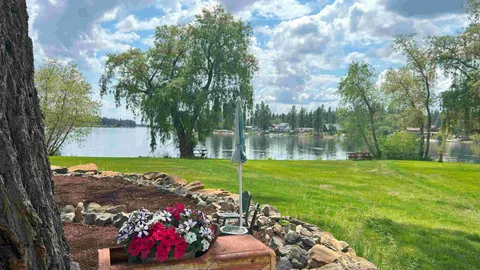 50/30/20 Amp Venue Premium Lake-Front RV Site — image 2 of 18