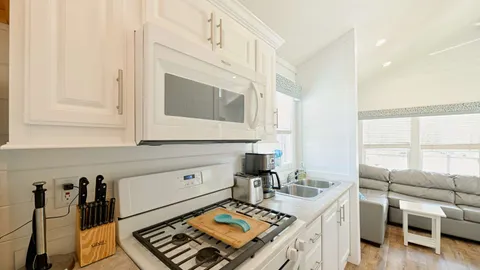 Carolina Cottage Studio — image 2 of 15