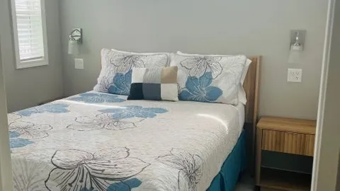 Premium Park Model Rental — image 9 of 9