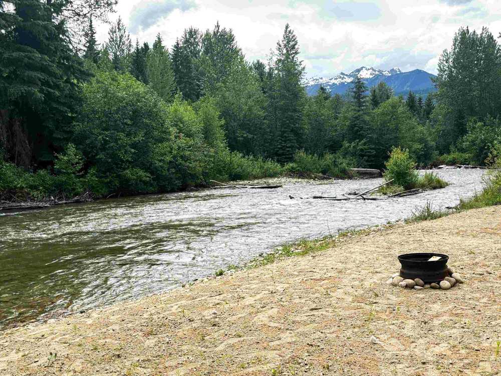 Swift Creek Resort, Valemount, British Columbia - Photo 2