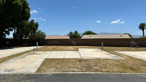 ADA Deluxe Patio Grass RV Site — image 2 of 3