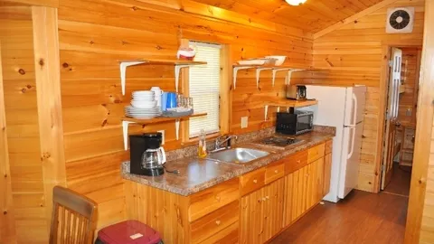 2 Room Pet Friendly Standard Cottage — image 2 of 5