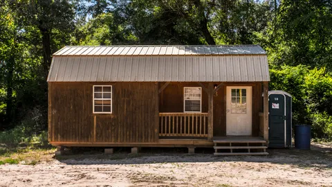 Cabin 3 - Large — image 1 of 9