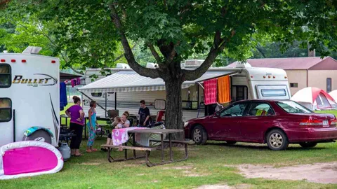 30/50 Amp Deluxe RV Site — image 1 of 19