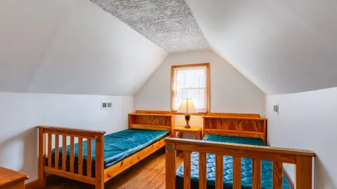 Mtn View Cabin for 6 no pets — image 6 of 6