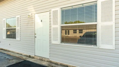 1 Bedroom Apartment — image 1 of 7