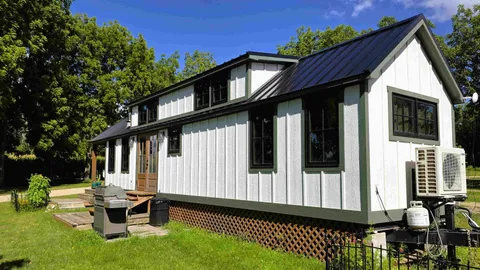 Tiny House - Timbercraft — image 1 of 10