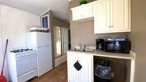 Parkview Cottage - Cracker Jack (4 Person) — image 13 of 13