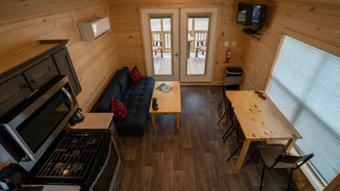 Ranger's Retreat Cabin — image 2 of 7