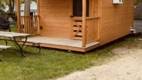 Small Cabin — image 1 of 1