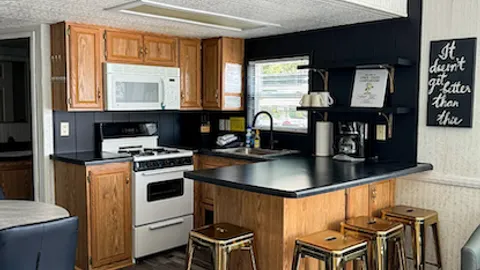 The Tadpole Bungalow — image 2 of 5