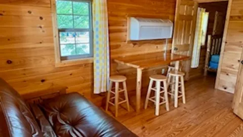 Cabin W/E/S — image 10 of 10