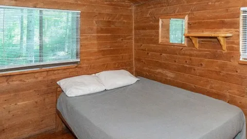 Rustic Cabin, 1 Room — image 6 of 6
