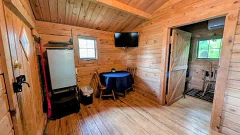 Camping Cabin — image 10 of 10
