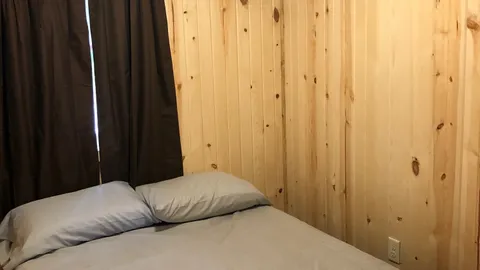 Bear Den - Sleeps 7 — image 2 of 4