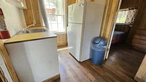 Cabin 3 (Sleeps 6) — image 14 of 14