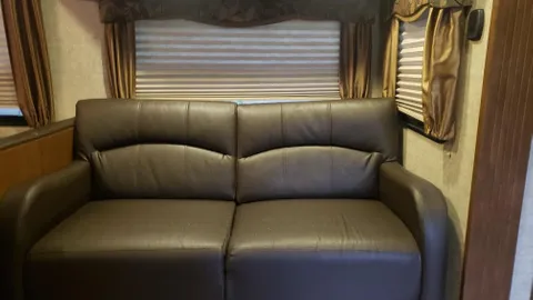 Camper Rental — image 11 of 11