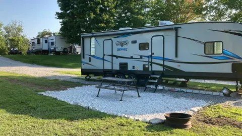 Pull-Through 30/50 Amp Full Hookup RV Site - Large Green Space — image 1 of 4