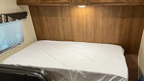 RV Rental 22 Foot — image 2 of 5