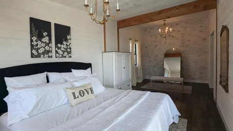 Coyote Suite — image 2 of 10