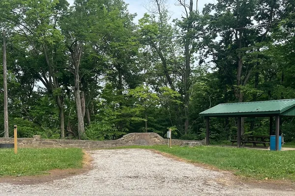 Merom Bluff Camping – photo 1