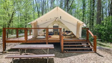 Deluxe Luna Bear Tent — image 1 of 10